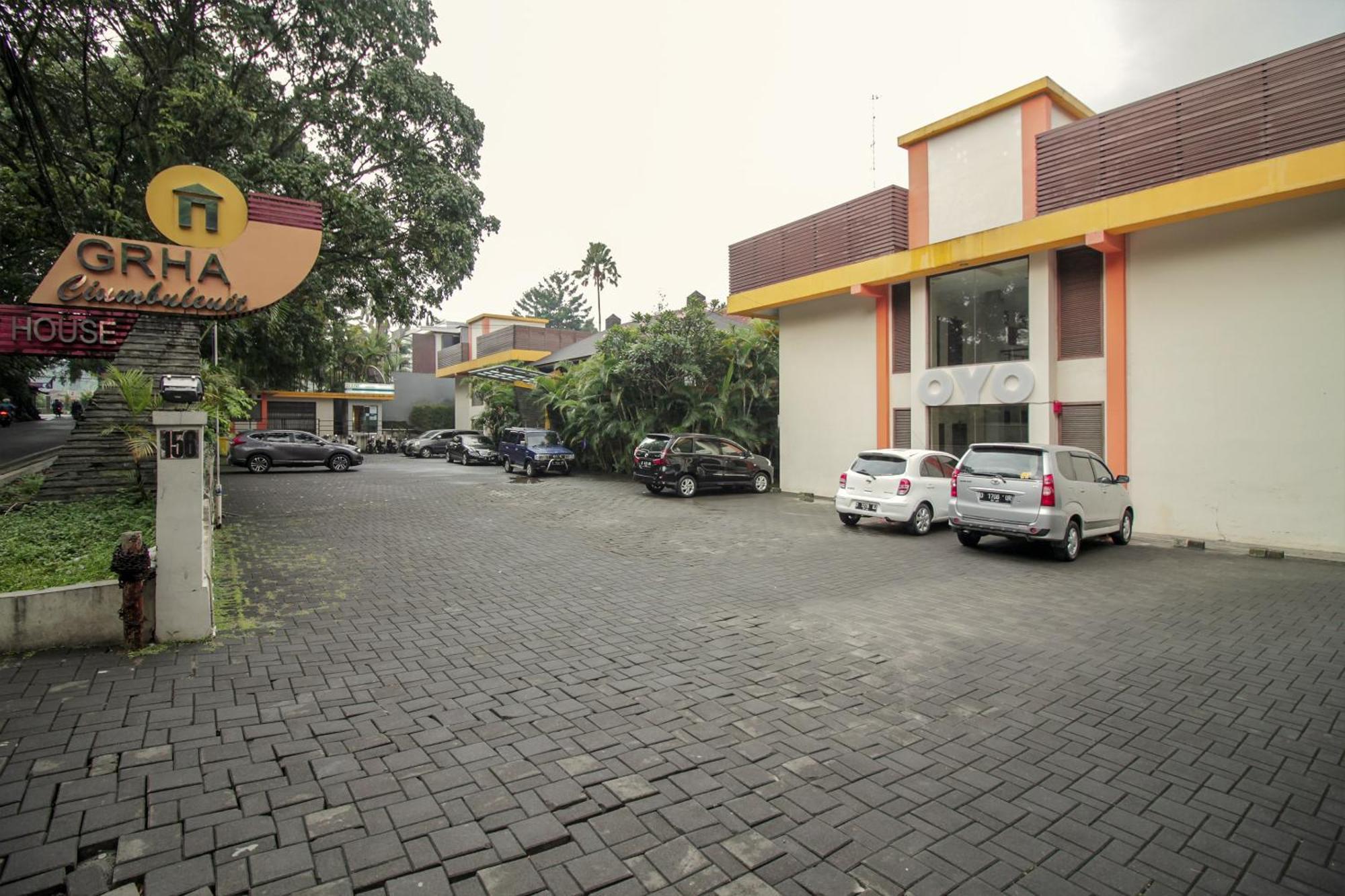 Collection O 295 Grha Ciumbuleuit Guest House バンドゥン エクステリア 写真
